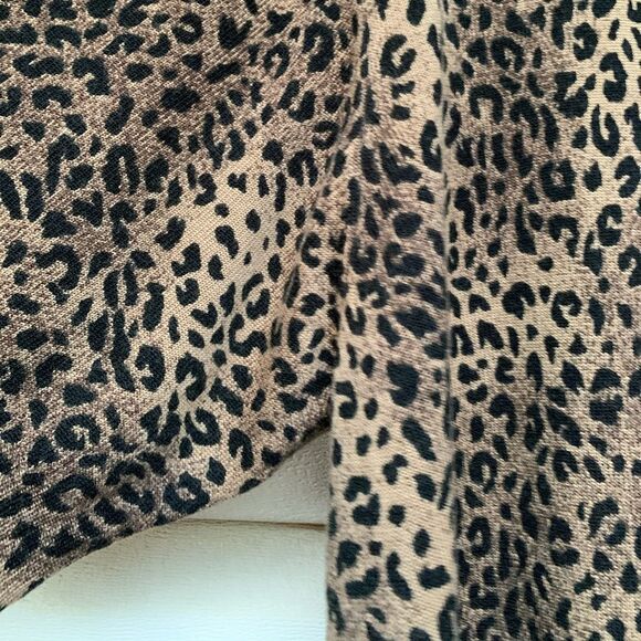 Camille Claude leopard print short sleeved top, crew neck, great condition, XL - Picture 6 of 7